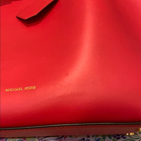 SOLD Michael Kors Blakely Bucket Bag HOT PINK - Picture 14 of 15